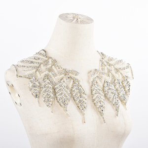 Nueva llegada de lujo hecho a mano con cuentas vestido de noche apliques cuello decorativo con cuentas a mano en forma de hoja parches para coser - Product Image 3