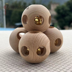 Jouets en bois sensoriels <span class=keywords><strong>Montessori</strong></span> pour bébé <span class=keywords><strong>Hochet</strong></span> rond en bois avec cloche à l'intérieur d'une <span class=keywords><strong>boule</strong></span> creuse en bois de hêtre pour bébé - Product Image 3