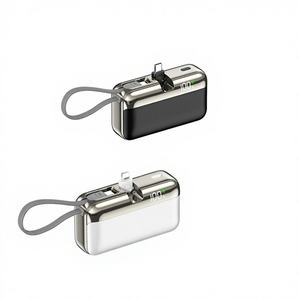 Chargeur portable universel à câble intégré, batterie externe d'urgence 22,5 W 10000 mAh à charge ultra-rapide - Product Image 5