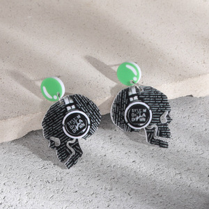 Boucles d'oreilles vintage en acier inoxydable de forme cloche, entièrement gérées, neuves, écologiques, en quartz - Bijoux de la marque SYSTEM of a Down - Product Image 4