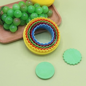 Découpez vos fruits avec des emporte-pièces écologiques miniatures en forme de cœur, d'étoile, de <span class=keywords><strong>cercle</strong></span> et de carré – Outils de pâtisserie pour façonner vos propres créations. - Product Image 2