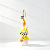 Porte-clés Poupée Mouton en Peluche avec Tenue Imperméable, Design Anime Doux et Mignon, Breloque de Sac, Pendentif Décoratif pour Sac à Dos et Sac à Main