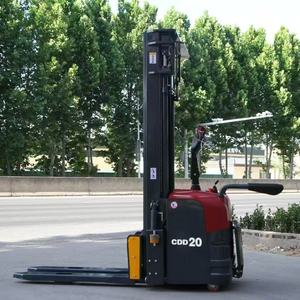 Apilador Eléctrico Autocargable de 2 Toneladas y 5 Metros, Tipo Walkie, con Frenos Electromagnéticos - Product Image 4