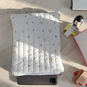 Pochette pour ordinateur portable en popeline de coton personnalisée et pochette de livre avec impression et taille florales personnalisées - Product Image 1