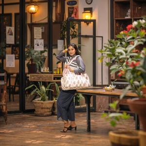 Bolsa de Lona Acolchada Hecha a Mano con Estampado Artesanal, Gran Capacidad, Ligera, Ecológica, para Viaje, de Hombro, para Mujer, Estilo Boutique - Product Image 1