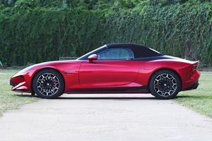 2024 MG Car MG Cyberster 2024 520km Legend AWD Red Roof Edition, coche deportivo eléctrico de nueva energía a la venta - Product Image 3