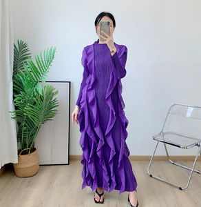 Vestido Maxi Plisado de Chifón Sólido Miyake con Aberturas y Manga Larga, Novedad de Verano 2026, Ropa Casual al por Mayor - Product Image 3