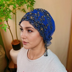 Voile islamique haut de gamme 2025 en forme de queue de poisson, brodé de dentelle, orné de perles décoratives scintillantes et de pompons - Product Image 5