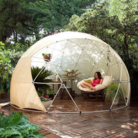 Serre géodésique avec revêtement en PVC transparent imperméable