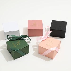 Caja de Joyería con Espejo y Cierre Magnético de Lujo, Personalizable con Logotipo, 8*8*5cm, para Guardar Collares y Joyas, Venta al Por Mayor - Product Image 1