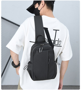 Sac bandoulière en nylon tendance pour homme OEM avec doublure en polyester, imperméable, antivol, fermeture éclair, sacs de poitrine - Product Image 6
