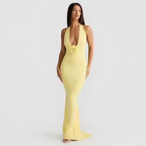 Usine personnalisé <span class=keywords><strong>vêtements</strong></span> d'été 2025 Sexy Floral-applique licou dos nu Maxi robe élégante longues robes <span class=keywords><strong>de</strong></span> soirée <span class=keywords><strong>pour</strong></span> les <span class=keywords><strong>femmes</strong></span> - Product Image 3