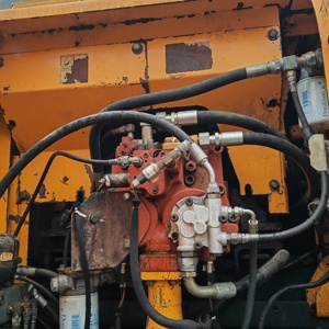 Excavadora de Ruedas HYUNDAI 210W-9 Usada, Modelo 2022, Pocas Horas de Uso, 21 Toneladas, Motor, Engranajes, Rodamientos, Bomba, Inspección por Video, Lista para Enviar - Product Image 4