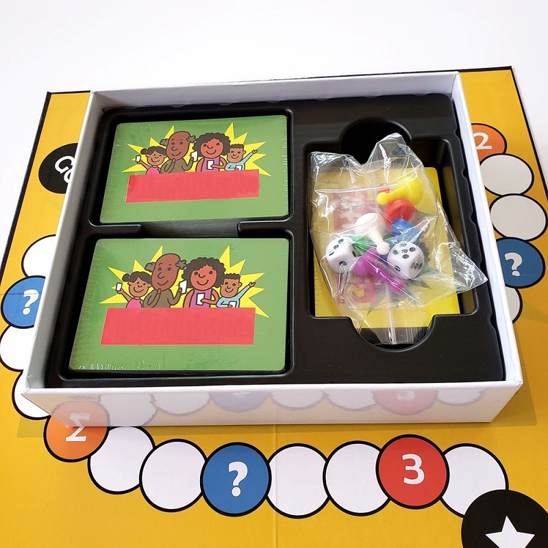 Múltiples combinación dados tablero jugando a las cartas peones bandejas Secuencia de Juego de fiesta