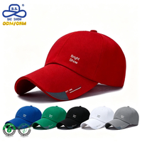 Casquette de baseball rouge à séchage rapide en gros avec broderie de logo personnalisé et accent réfléchissant sur la visière