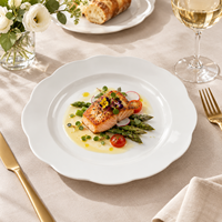 Service d'assiettes de table en céramique blanches personnalisées à bord festonné, assiettes de présentation en porcelaine pour mariage, vaisselle pour hôtels et restaurants