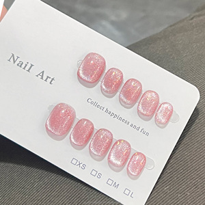 Vente en gros d'ongles press-on faits à la main pour femmes, courts, carrés, argentés, réutilisables, effet œil de chat scintillant, pour l'été - Product Image 4