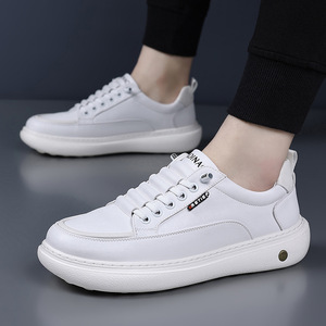 Zapatos casuales blancos con punta redonda y suela de goma antideslizante para hombre, estilo cómodo para caminar. - Product Image 2