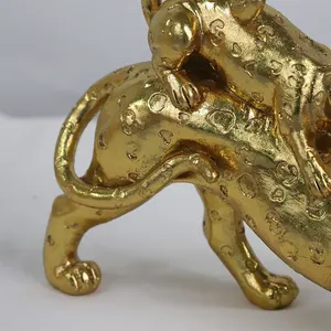 Redeco 2024 New Trend Resin Craft Leopard Leopard Sculptures Home Decoration Table Decorations