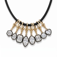 Collier avec pendentif personnalisé en CZ, vente en gros OEM, acier inoxydable 316L plaqué or PVD, cordon en cuir noir, bijoux pour femmes, fabrication en usine