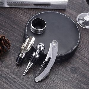 Set de Regalo de 4 Piezas de Accesorios de Vino de Navidad de Calidad en Forma Redonda Incluye Sacacorchos y Abridores Tapón para Abrir Vino - Product Image 4