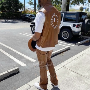 Survêtements décontractés personnalisés de haute qualité pour hommes, ensemble deux pièces : gilet cargo et pantalon en cuir superposé, survêtement de sport en cuir - Product Image 5