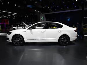 Auto Usata Premium: <span class=keywords><strong>Skoda</strong></span> <span class=keywords><strong>Octavia</strong></span> <span class=keywords><strong>2020</strong></span> - Disponibile all'Ingrosso o Personalizzata, Ben Tenuta - Product Image 3