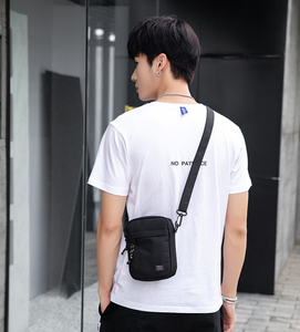 Mini bandolera de lona multifuncional personalizada 2025 para hombre, compartimento para teléfono móvil de viaje al aire libre a la moda - Product Image 5