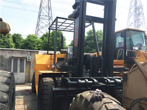 Chariot élévateur d'occasion TCM FD200 pour travaux de terrassement - Offre Spéciale - Product Image 4