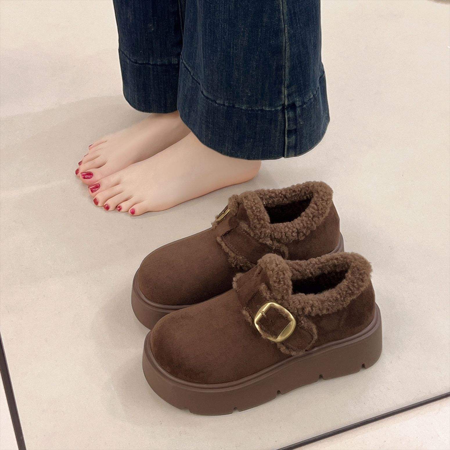 สีน้ำตาล