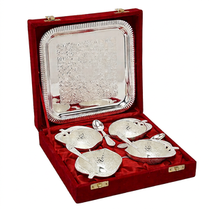 Ensemble de 4 bols en laiton plaqué argent en forme de pomme avec plateau et cuillères, vaisselle en métal sculpté floral pour cadeaux de mariage - Product Image 1