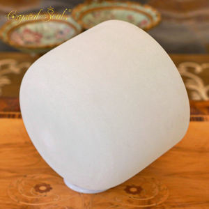 Crystal Soul Cuenco de cristal esmerilado de mineral crudo de alta calidad Instrumentos curativos de música sagrada - Product Image 5