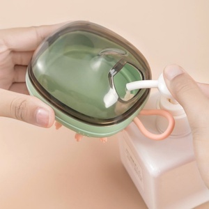 Brosse de massage multifonction en silicone pour le cuir chevelu et les cheveux des bébés, idéale pour la maison et les voyages, avec distributeur de shampoing - Product Image 2
