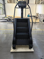 Equipo de Gimnasio en Oferta del Fabricante: Simulador de Escaleras y Escaladora Física