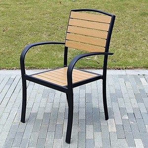 Balcone esterno in legno di plastica per esterni impermeabile e protezione solare sedia a dondolo esterna in legno di plastica per il tempo libero all'aperto - Product Image 4