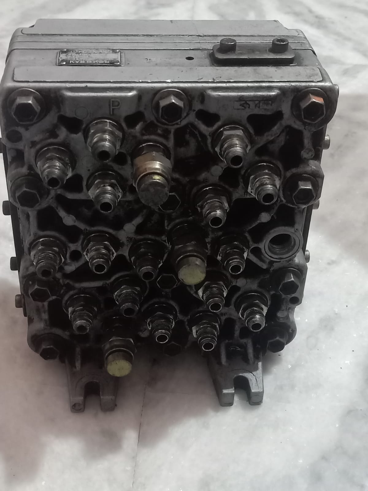壷（大） Signal Control Valve Hitachi - Reliable Shuttle Valve
