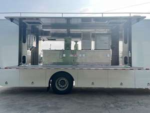 Camion de restauration Howo Cuisine mobile pour 200 <span class=keywords><strong>personnes</strong></span> Restauration Yuchai Diesel 270hp Cuiseur à riz en acier inoxydable Purificateur d'eau <span class=keywords><strong>Réfrigérateur</strong></span> - Product Image 4