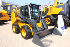 Chất lượng cao vật lộn xô Skid chỉ đạo động cơ mới DIESEL Mini cargador 1ton Mini Skid chỉ đạo Bộ nạp - Product Image 6