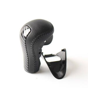 Pommeau de levier de vitesse en cuir à motif carbone ergonomique pour Honda Accord de huitième génération - Product Image 1