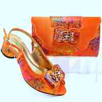 2024 dames chaussures talons compensés bleus et un sac à main chaussures italiennes et sacs chaussures et sacs ensemble pour femmes AB8761
