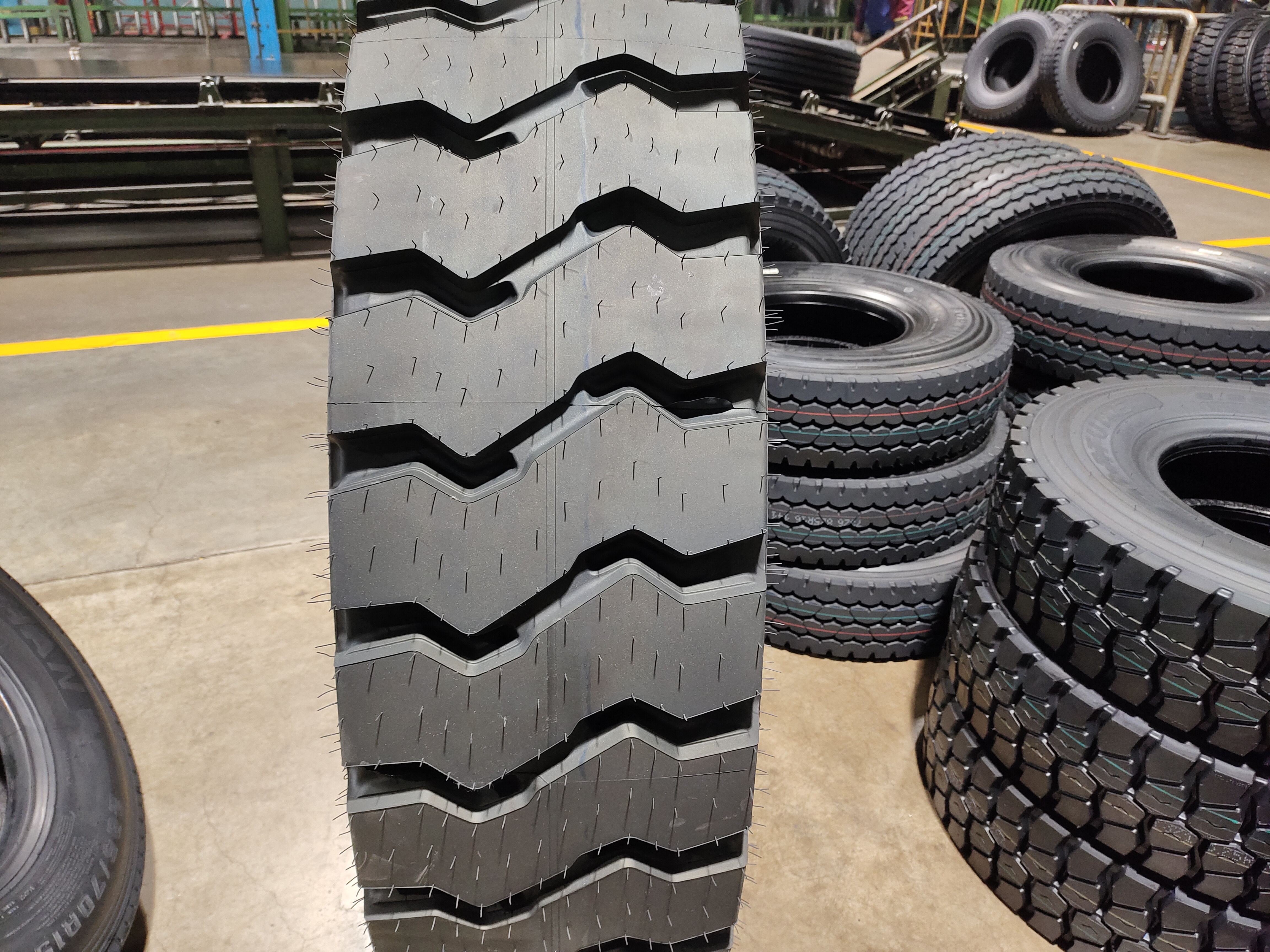 Chengshan 14.00R25 & 16.00R25 Tires for Rigid Dump Trucks