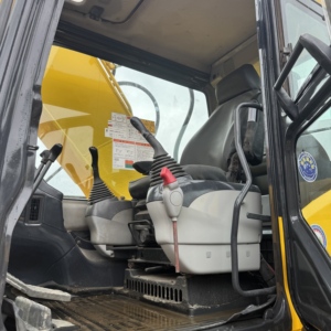 Excavadora Hidráulica Komatsu PC220-8 Usada en Venta, Motor Original, Pocas Horas de Uso, para Construcción de Carreteras, Minería y Alquiler - Product Image 3