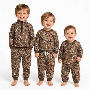 Ensemble T-shirt et Joggers Personnalisé pour Bébés Garçons, Motif Camouflage Marron Cerf, en Soie de Lait, Tenue de Chasse Automne pour Tout-petits, OEM Zhejiang - Product Image 1