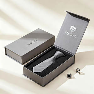 Logo personalizzato Premium di lusso pieghevole magnetico riciclabile in carta rigida in cartone - Product Image 1