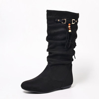Bottes d'automne noires confortables plissées style bohème mi-mollet en faux daim avec pompons, chaînes perlées, talon bas et fermeture éclair latérale – Élégance et Confort
