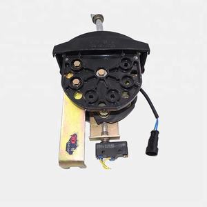 ชิ้นส่วนรถแทรกเตอร์ไฮดรอลิกจอยสติ๊ก Shift Control Lever พร้อมด้ามจับ - Product Image 6