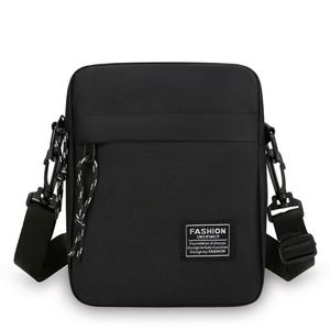 I-0617 Bolso Bandolera Elegante para Hombre, Bolso Lateral Impermeable Personalizado para Chicos, Bolso de Hombro de Diseño Moderno - Product Image 1