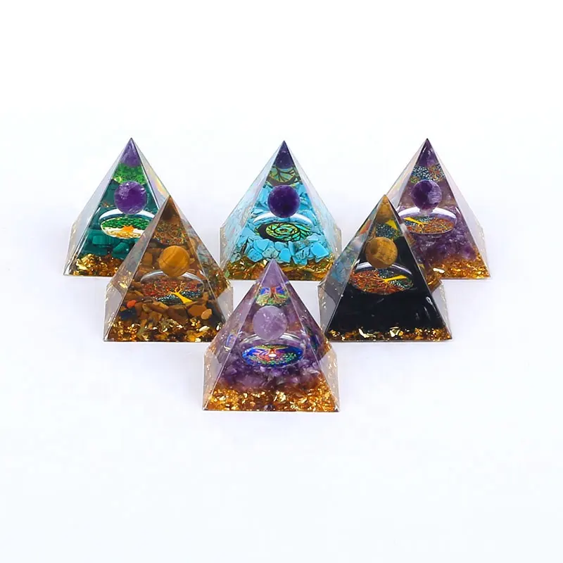 Venda quente Orgonite Pirâmides Resina artesanal gerador de energia Chips de cura Pedra Artesanato Meditação Pirâmide de Cristal