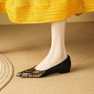 รองเท้าส้นแบนอเนกประสงค์ของผู้หญิงหนังแท้ส้นแบนแบบฝรั่งเศสแฟลตแบบงูสีเข้ากันกับปากตื้น - Product Image 5