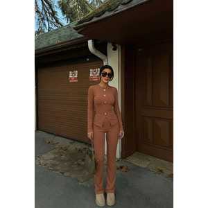 ชุดลำลองสีน้ำตาล Zylan ตกแต่งด้วยกระดุม - Product Image 2